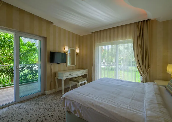 Отель Grand Gocek 2*