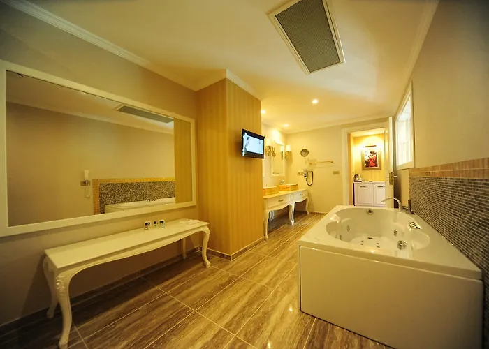 Отель Grand Gocek 2*